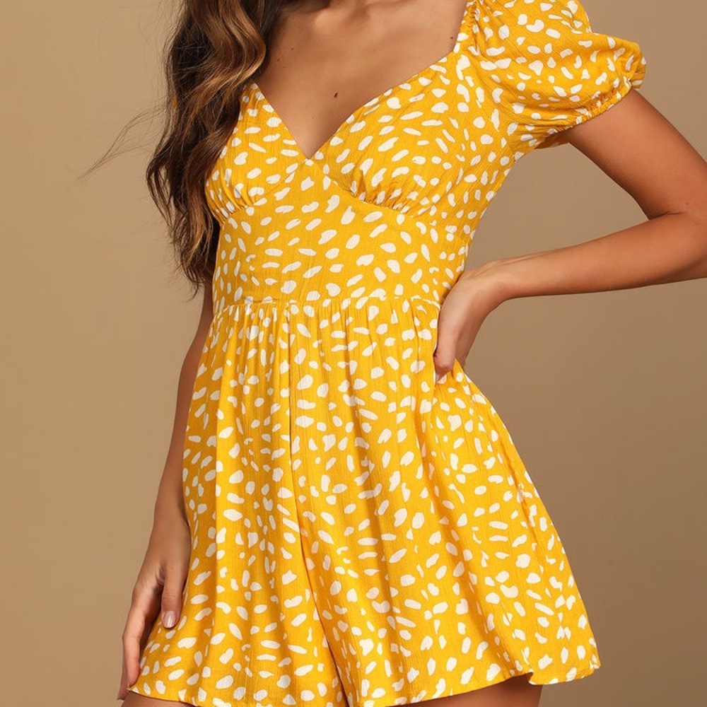 EUC (xs) Lulu’s Yellow Polkadot Romper